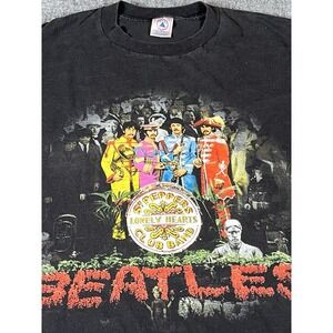 Beatles T-shirt Men's Size Large SGT Peppers Club Band Lonely‎ Hearts Apple VTG